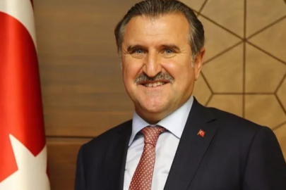 BAKAN OSMAN AŞKIN BAK, GÖSTERİ MAÇINDA PARKEYE ÇIKTI