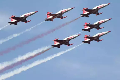 ÇANAKKALE SEMALARINDA NEFES KESEN GÖSTERİ