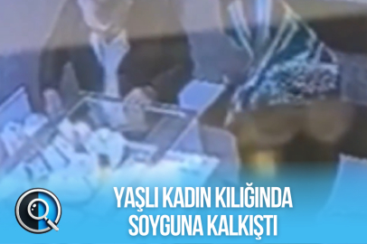 YAŞLI KADIN KILIĞINDA SOYGUNA KALKIŞTI