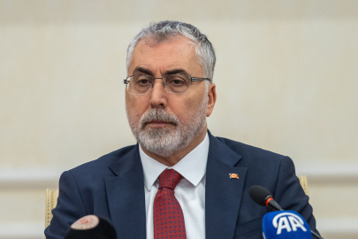 BAKAN IŞIKHAN: “HERKESE BİRİNCİ SINIF SAĞLIK HİZMETİ SUNAN TEK ÜLKEYİZ”