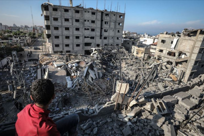 İSRAİL'İN GAZZE SALDIRILARINDA EN AZ 10 FİLİSTİNLİ HAYATINI KAYBETTİ