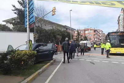 KÜÇÜKÇEKMECE'DE KIRMIZI IŞIKTA SİLAHLI SALDIRI