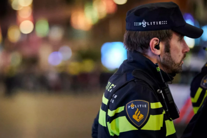 AMSTERDAM'DA BIÇAKLI SALDIRI: 5 KİŞİ YARALANDI