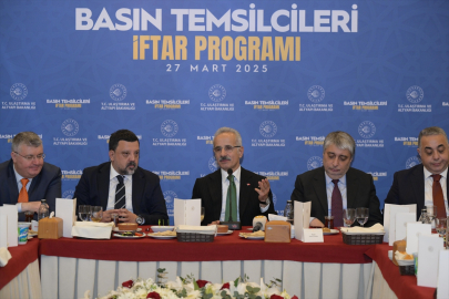 BAKAN URALOĞLU DUYURDU: SOSYAL MEDYADA YENİ DÖNEM