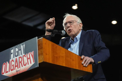 BERNIE SANDERS’DAN RÜMEYSA ÖZTÜRK’ÜN GÖZALTINA TEPKİ